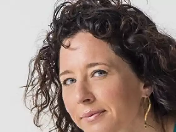 Shannon Paige,
健康与保健
Expert at 呼吸、伸展和成长套装