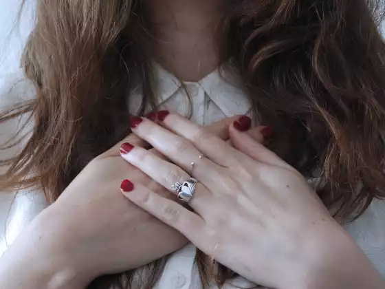 Penyembuhan dan Meditasi Tenaga Chakra Jantung Hari Valentine