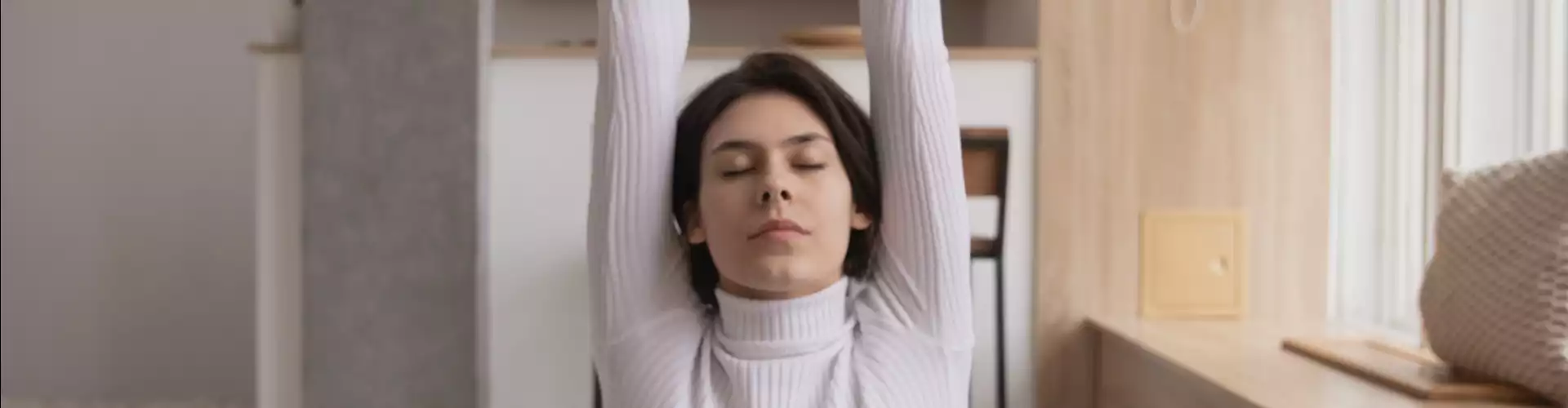 Yoga suave - Online Class by Sera Melini