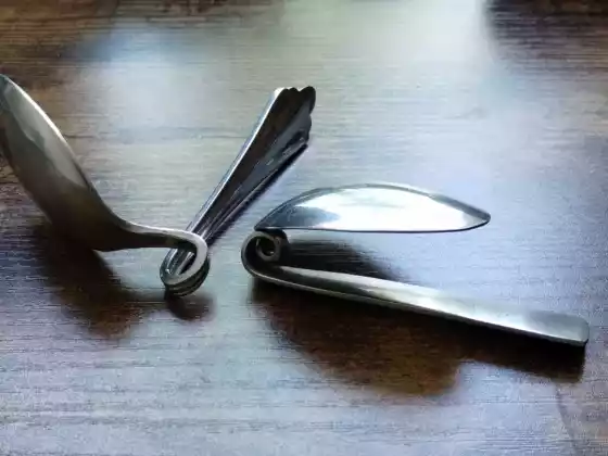 Spoonbending - Um workshop sobre como dobrar a realidade