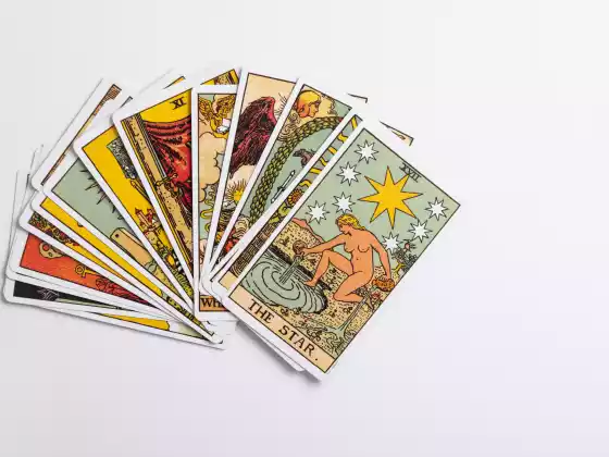 Orientación Espiritual, Horóscopos Psíquicos y Tarot en Vivo para Junio 2022