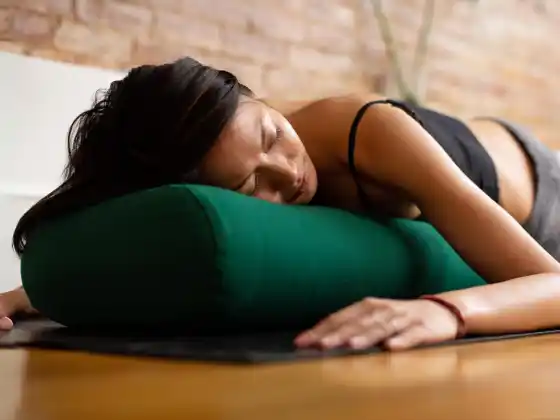 Restoratif Şifa Yogası - Dinlenme İçin Yoga (Deneme Seansı)