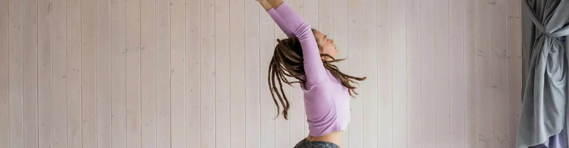 யோகா ஓட்டம் - Online Class by Just Plain  Yoga